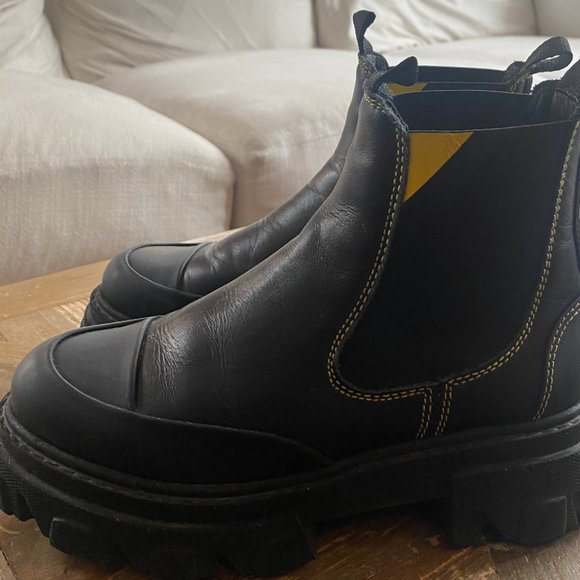 Ganni Calf Leather Low Chelsea Boot 